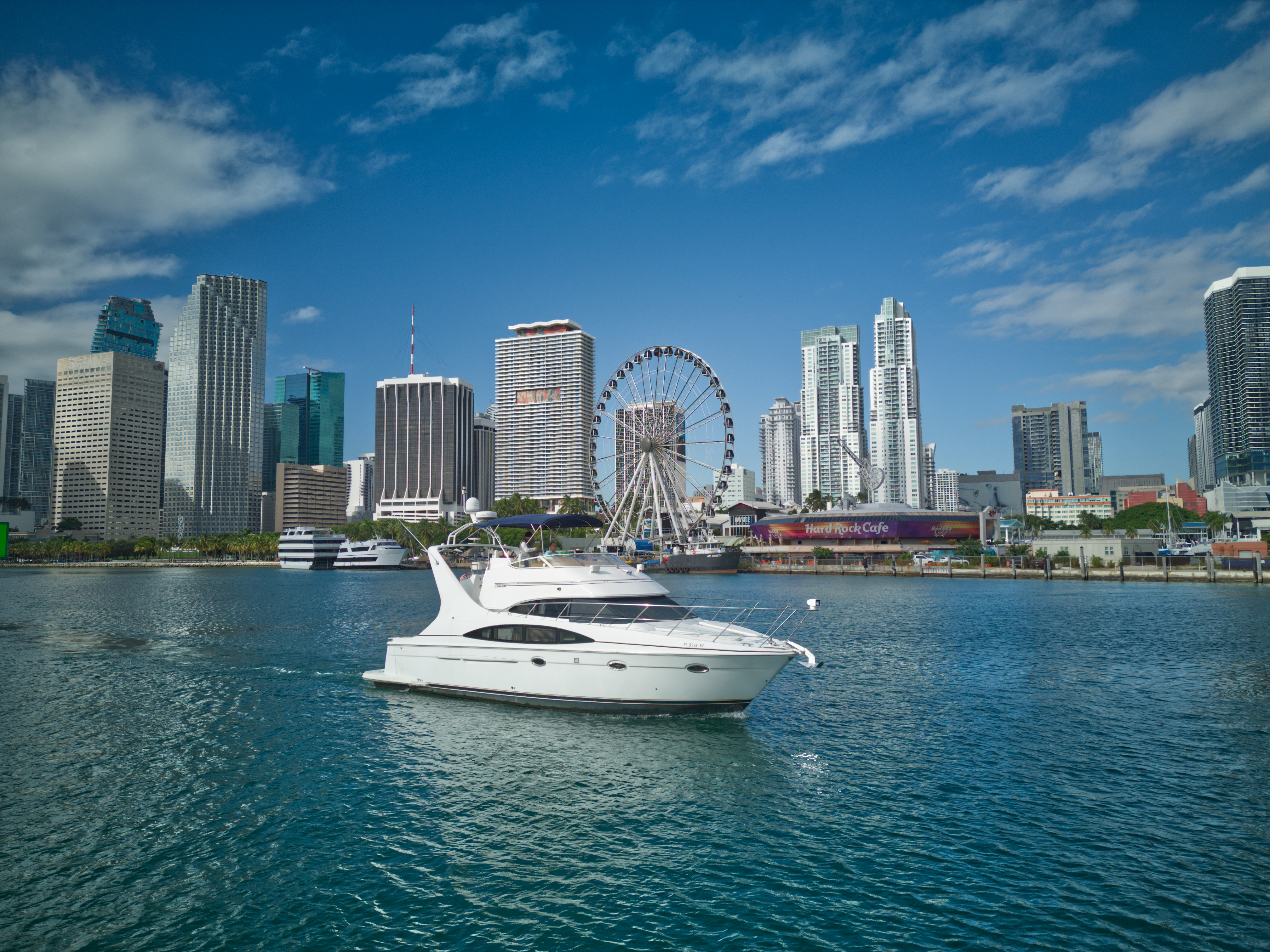 47' Carver Flybridge