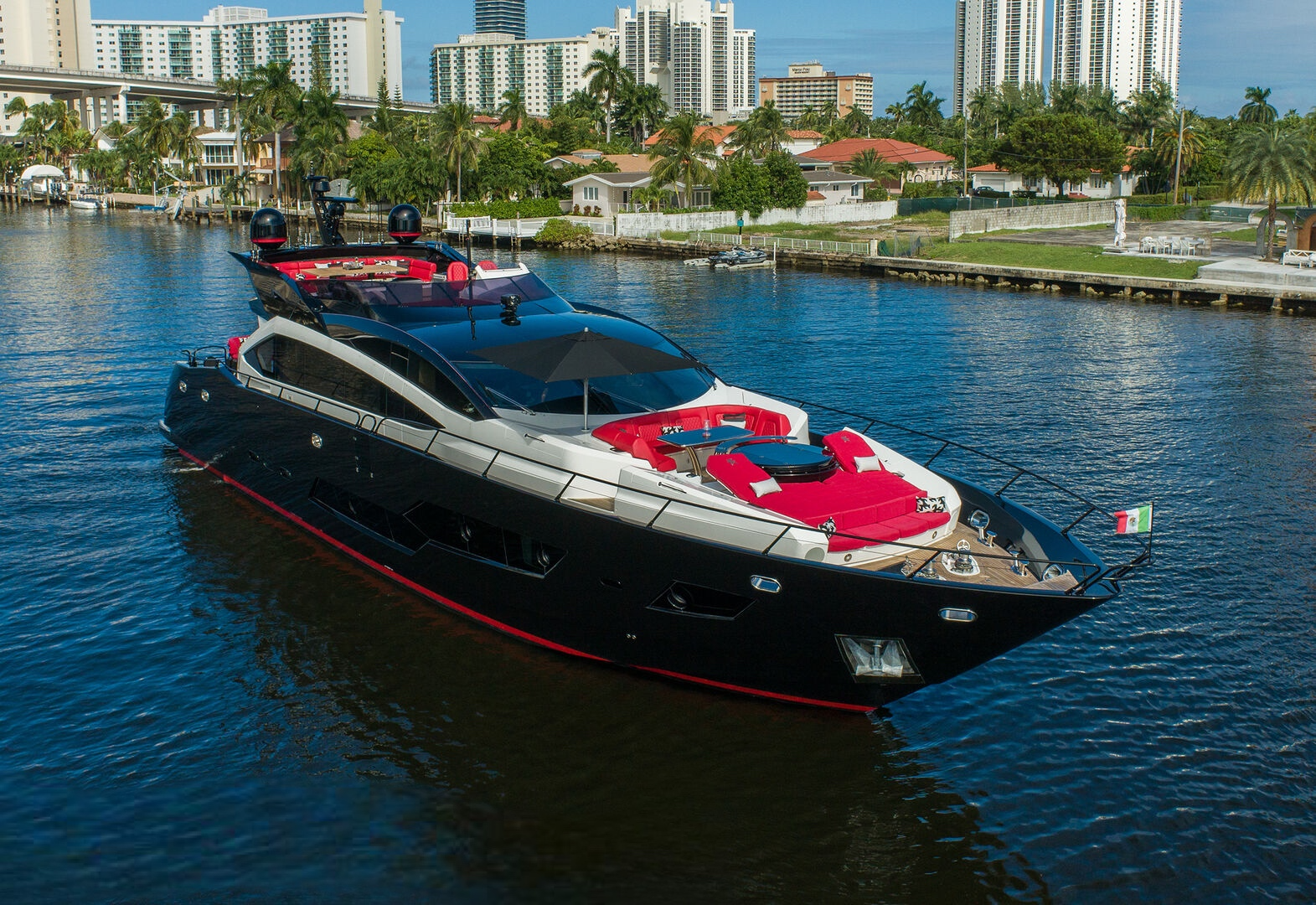 103' Sunseeker Flybridge
