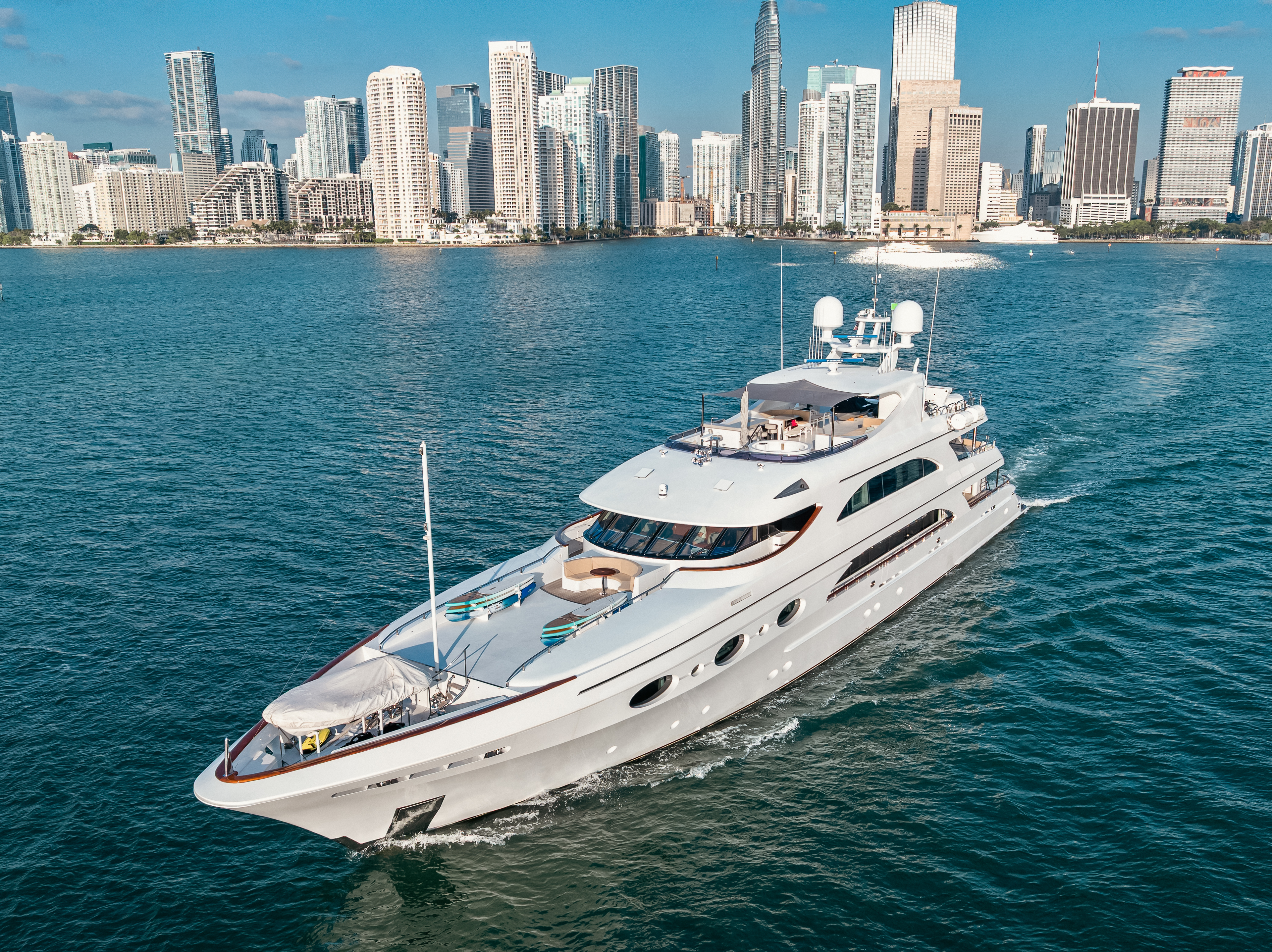 166' Trinity Flybridge