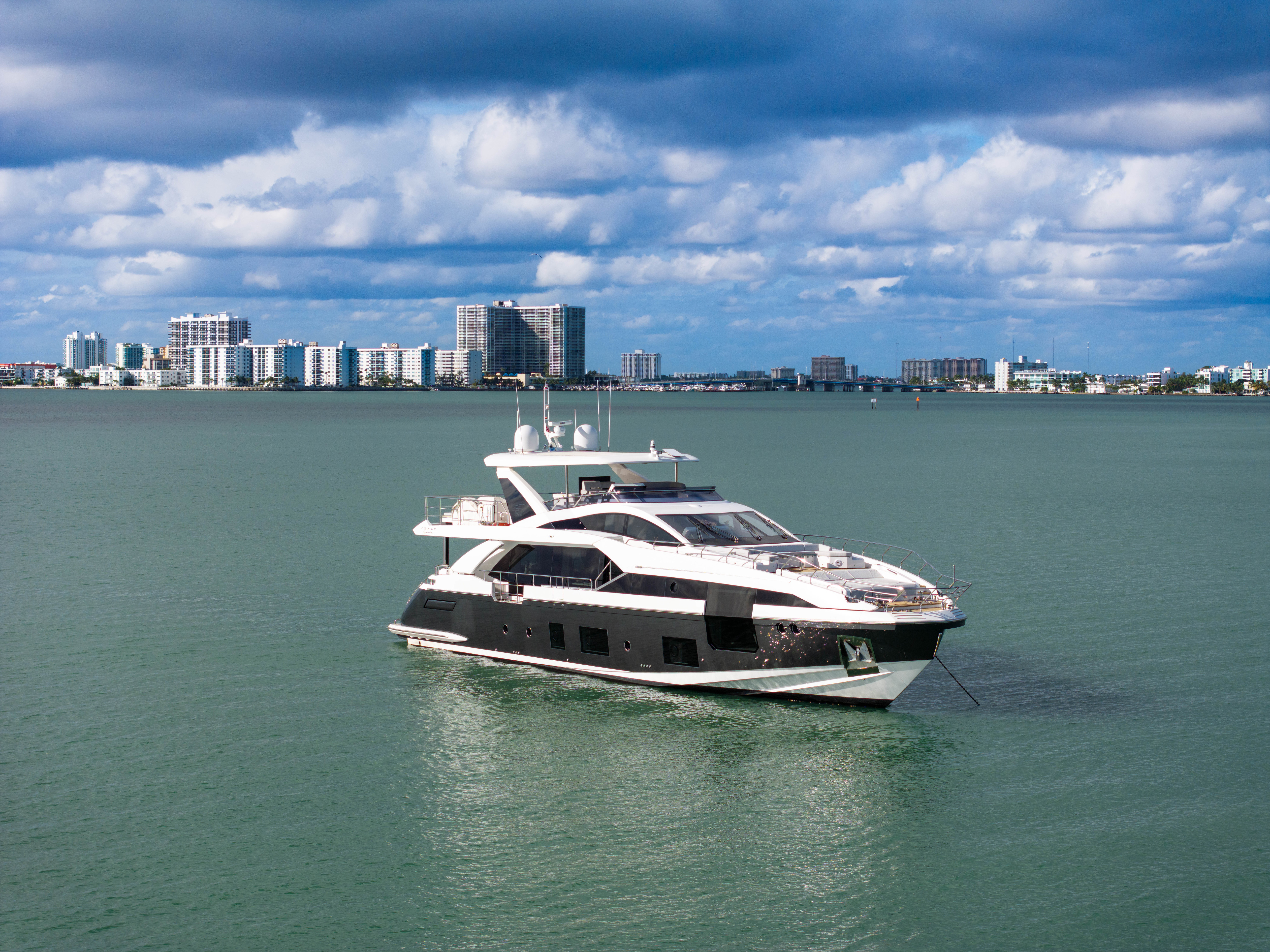 88' Azimut Flybridge