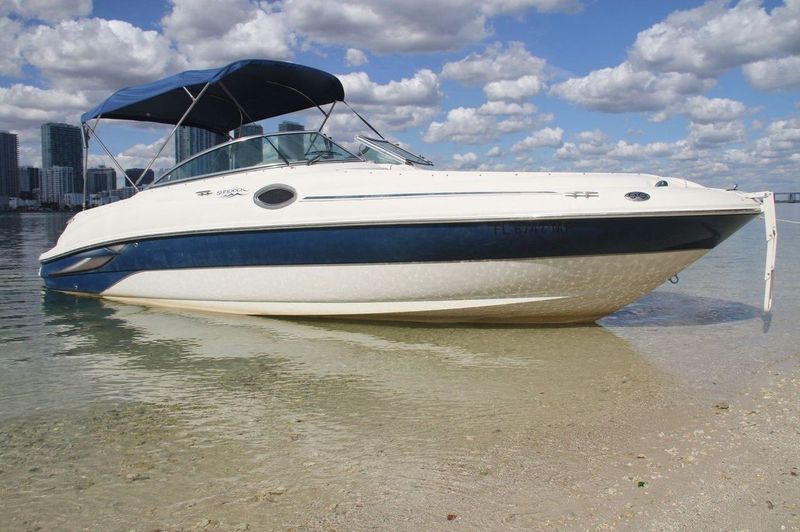 26' SeaRay Sundeck